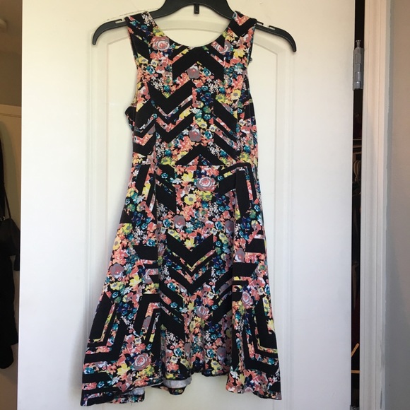Black and colorful floral high neck dress - Picture 2 of 2
